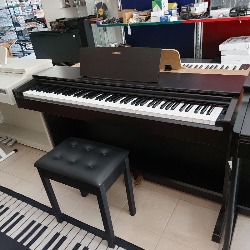 Yamaha ARIUS YDP-143 – fotó