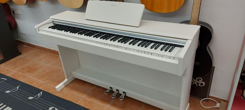 Yamaha ARIUS YDP-143 – fotó