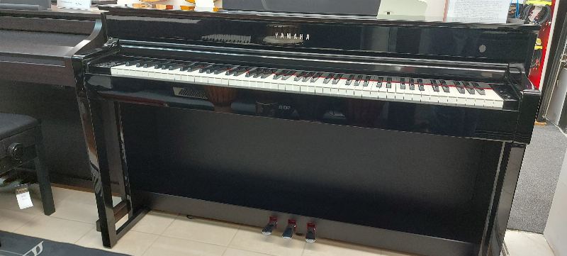 Yamaha CLP-535 – fotó