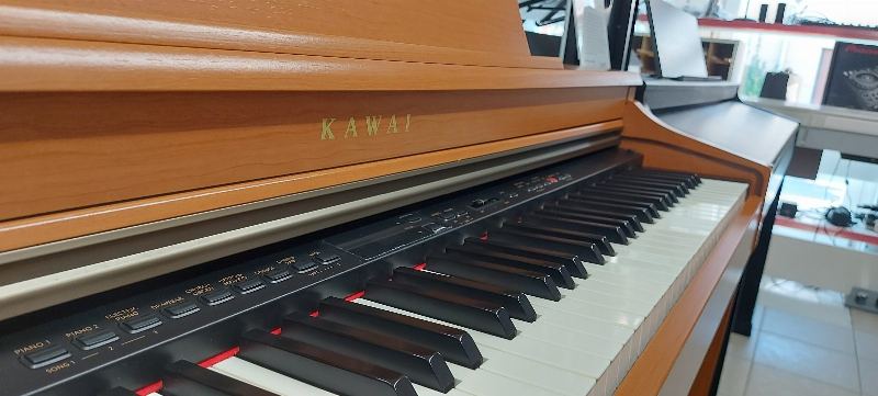 KAWAI CN33 – fotó