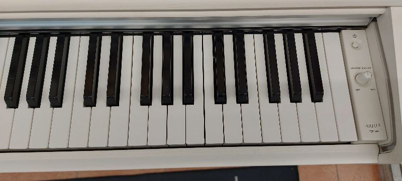 Yamaha ARIUS YDP-143 – fotó