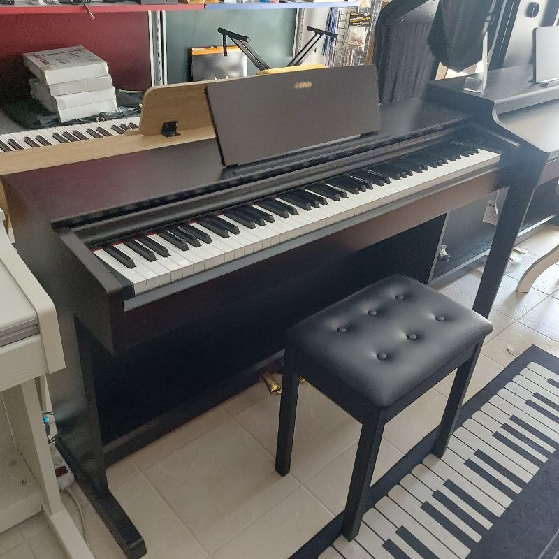Yamaha ARIUS YDP-143 – fotó