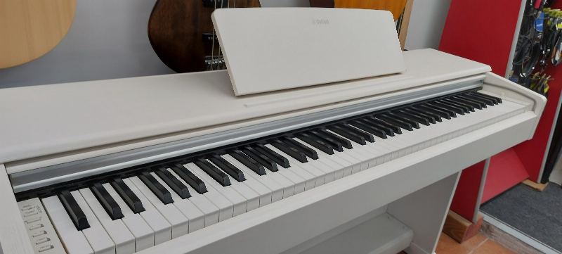 Yamaha ARIUS YDP-143 – fotó