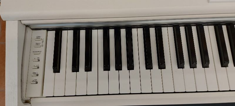 Yamaha ARIUS YDP-143 – fotó