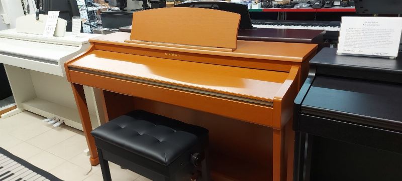 KAWAI CN33 – fotó