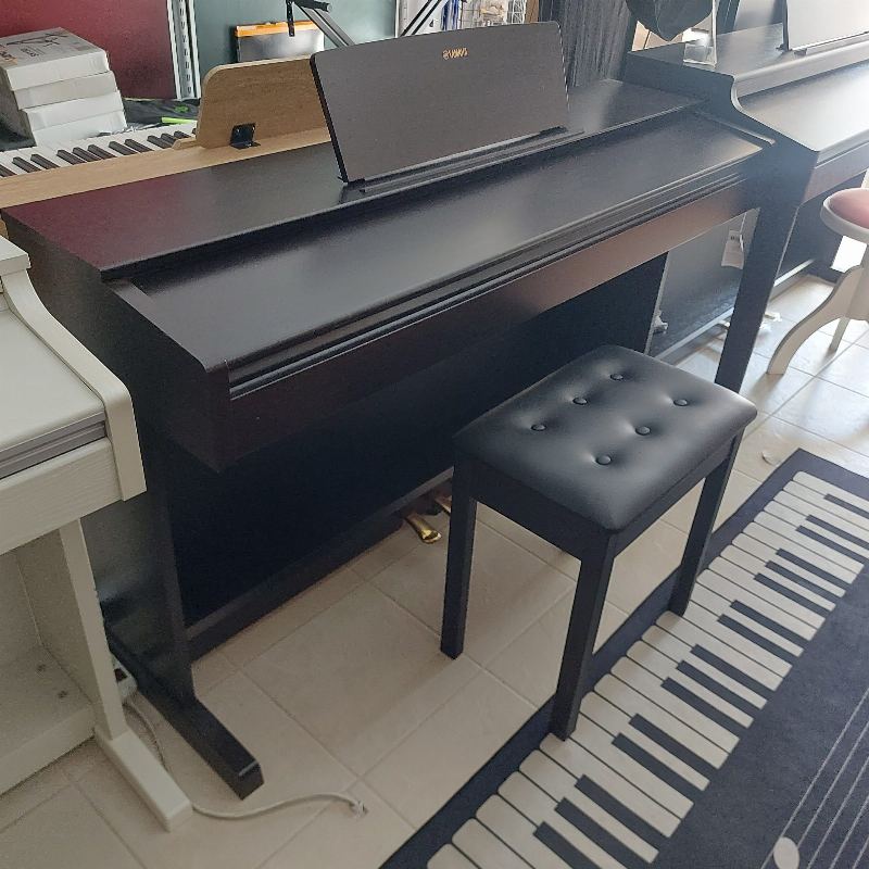 Yamaha ARIUS YDP-143 – fotó